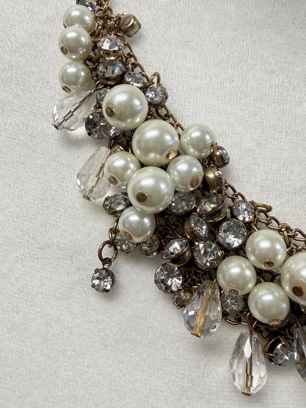 Statement necklace with faux pearls, rhinestones and crystals - Picture 3 of 6